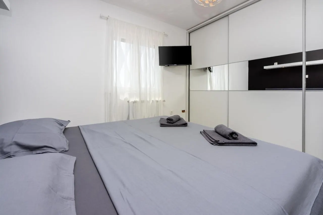 Apartments Luna Dramalj 0*,