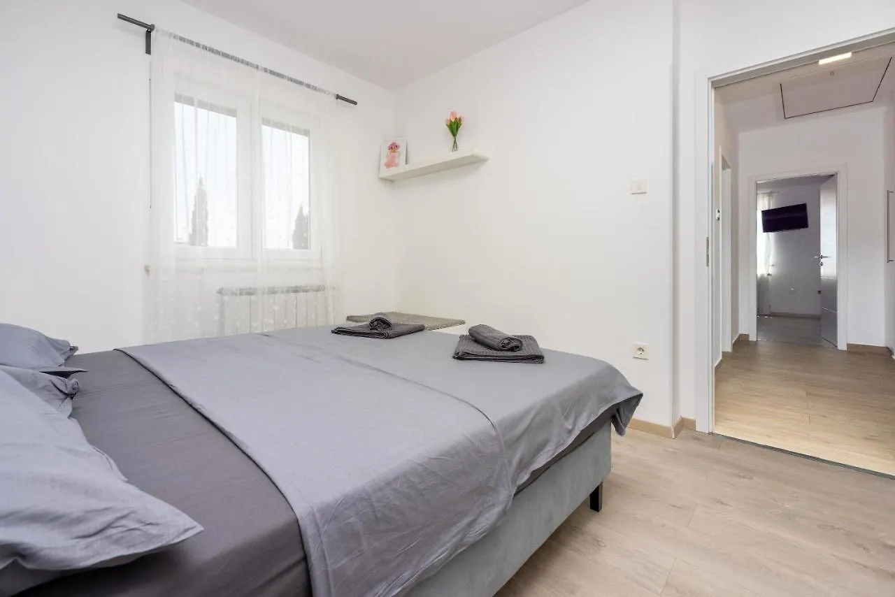Apartments Luna Dramalj 0*,