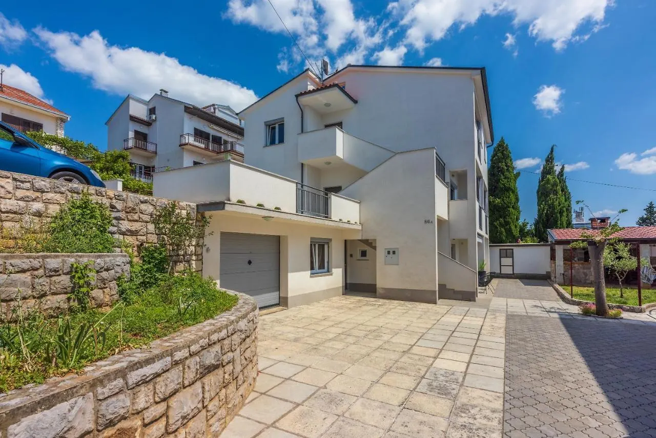 Apartments Luna Dramalj Croatia