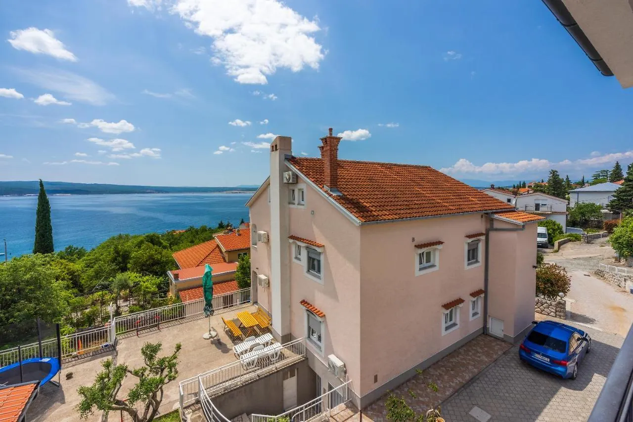 Apartments Luna Dramalj