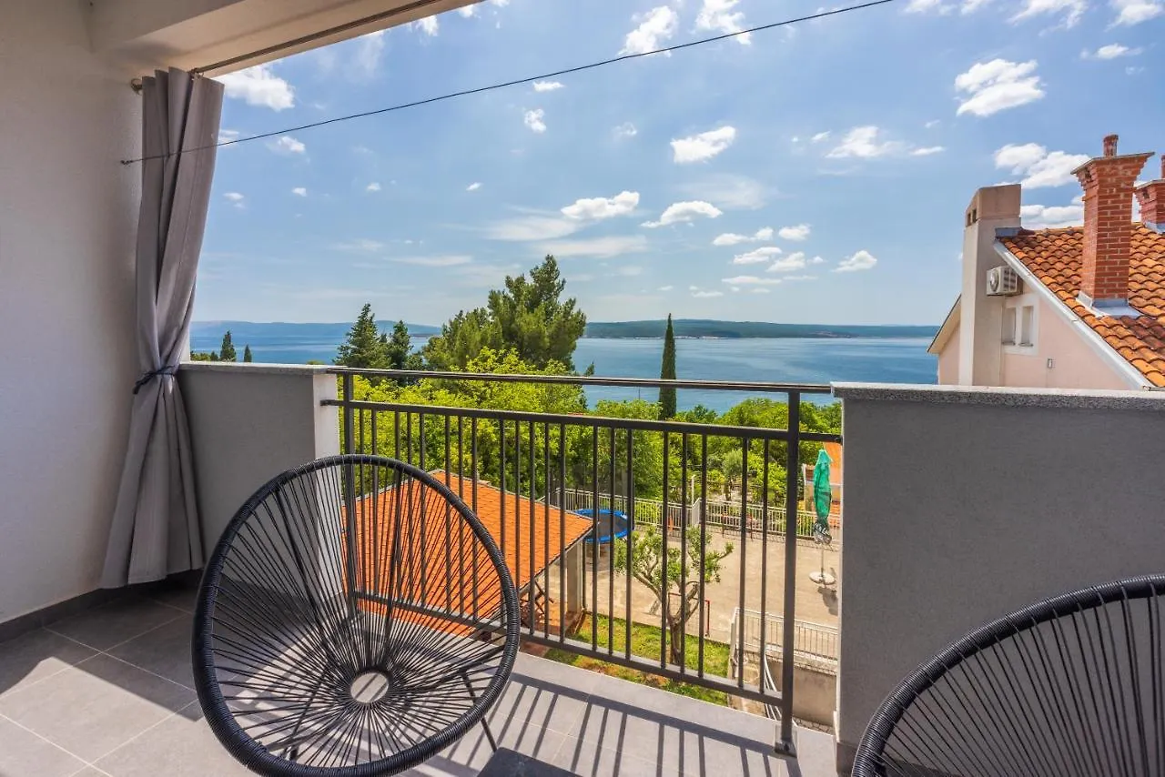 Apartments Luna Dramalj