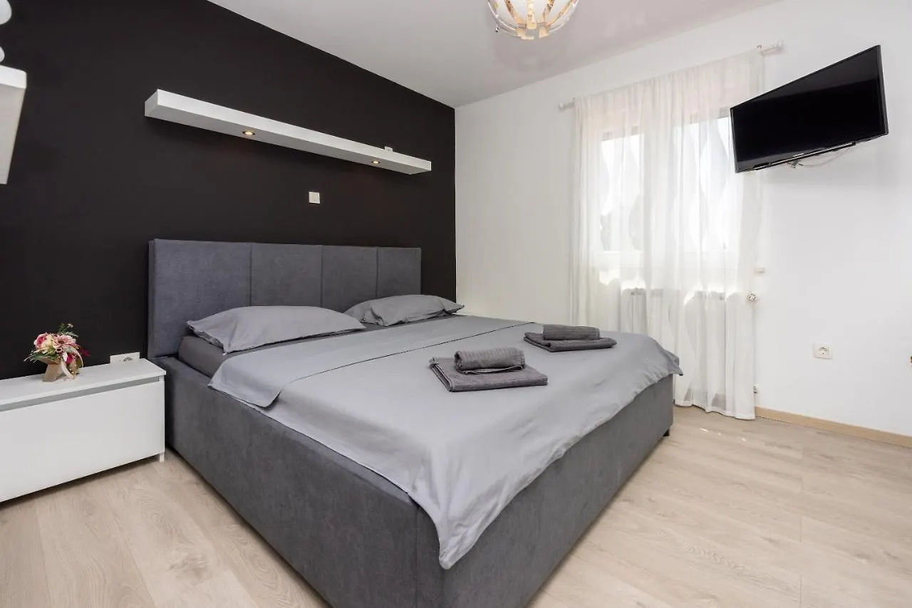 Apartments Luna Dramalj