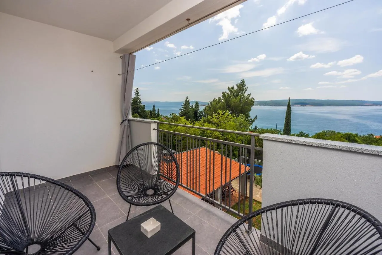 Apartments Luna Dramalj