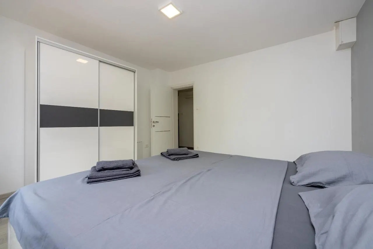 Apartments Luna Dramalj