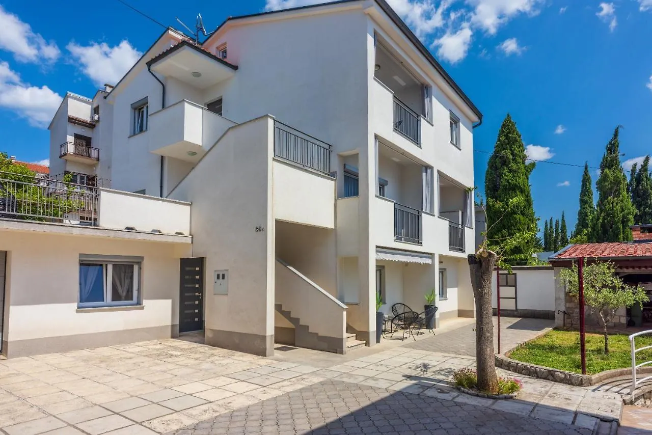 Apartments Luna Dramalj Croatia